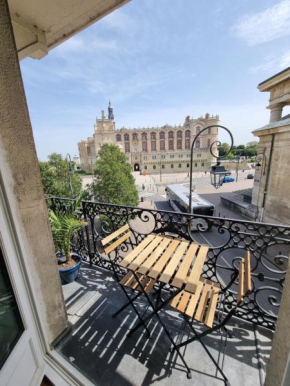 Face château St Germain en Laye, appartement 4 à 6 personnes, 23 min de Paris Champs-Elysées